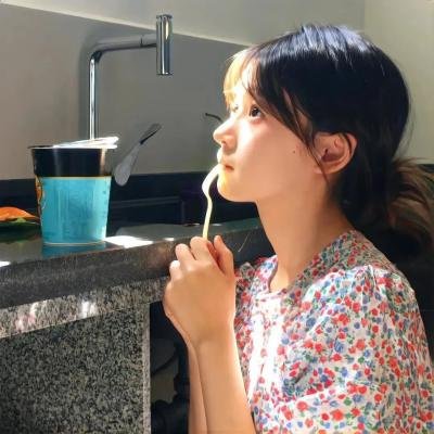 革命前夕的摩托车日记